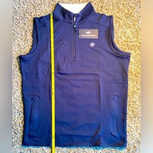 Nwt Navy Harlestons 1-4 zip vest.